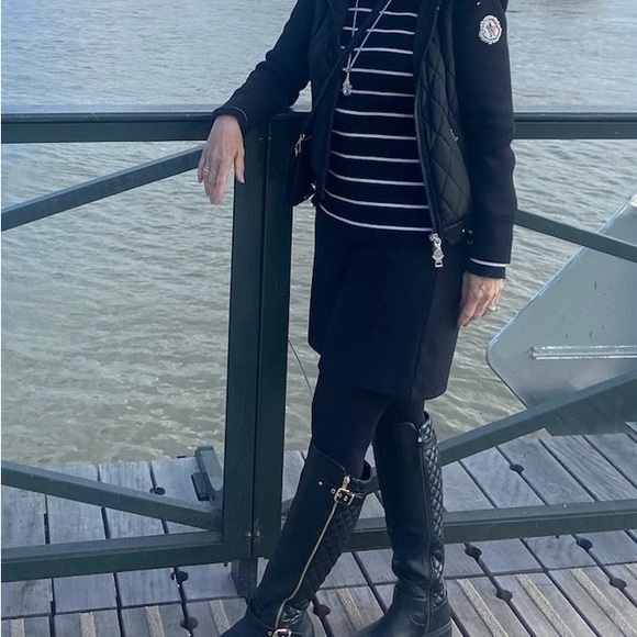 Comfortable classic black boot with gold hardware sz 7.5 - Picture 4 of 16